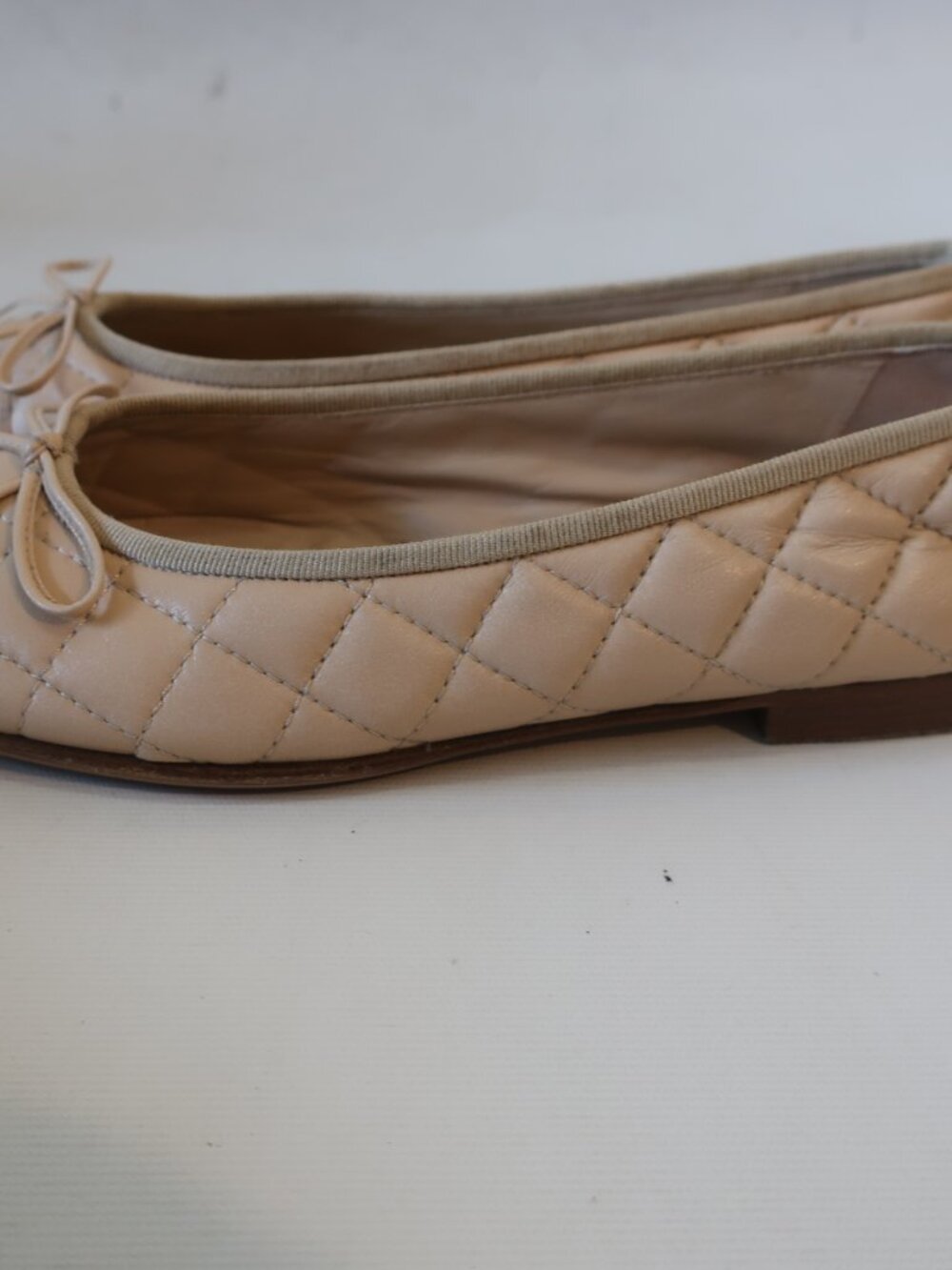 Women Chanel Nude Quilted Leather Logo Bow Tie Ballet Flats 38 1/2 EUR/US 8.5 - Picture 5 of 10